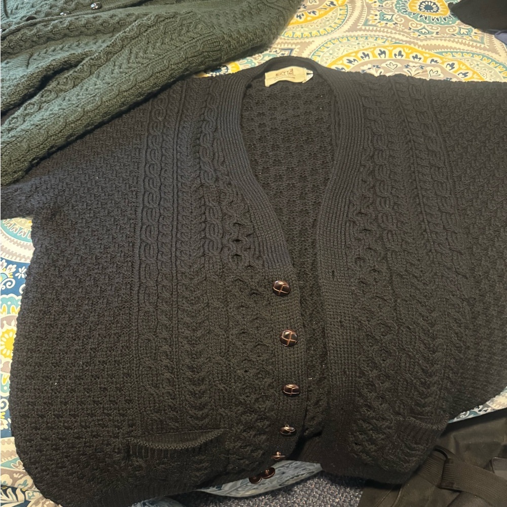 Beautiful authentic mens Arans Irish sweaters !! Never worn without tags.